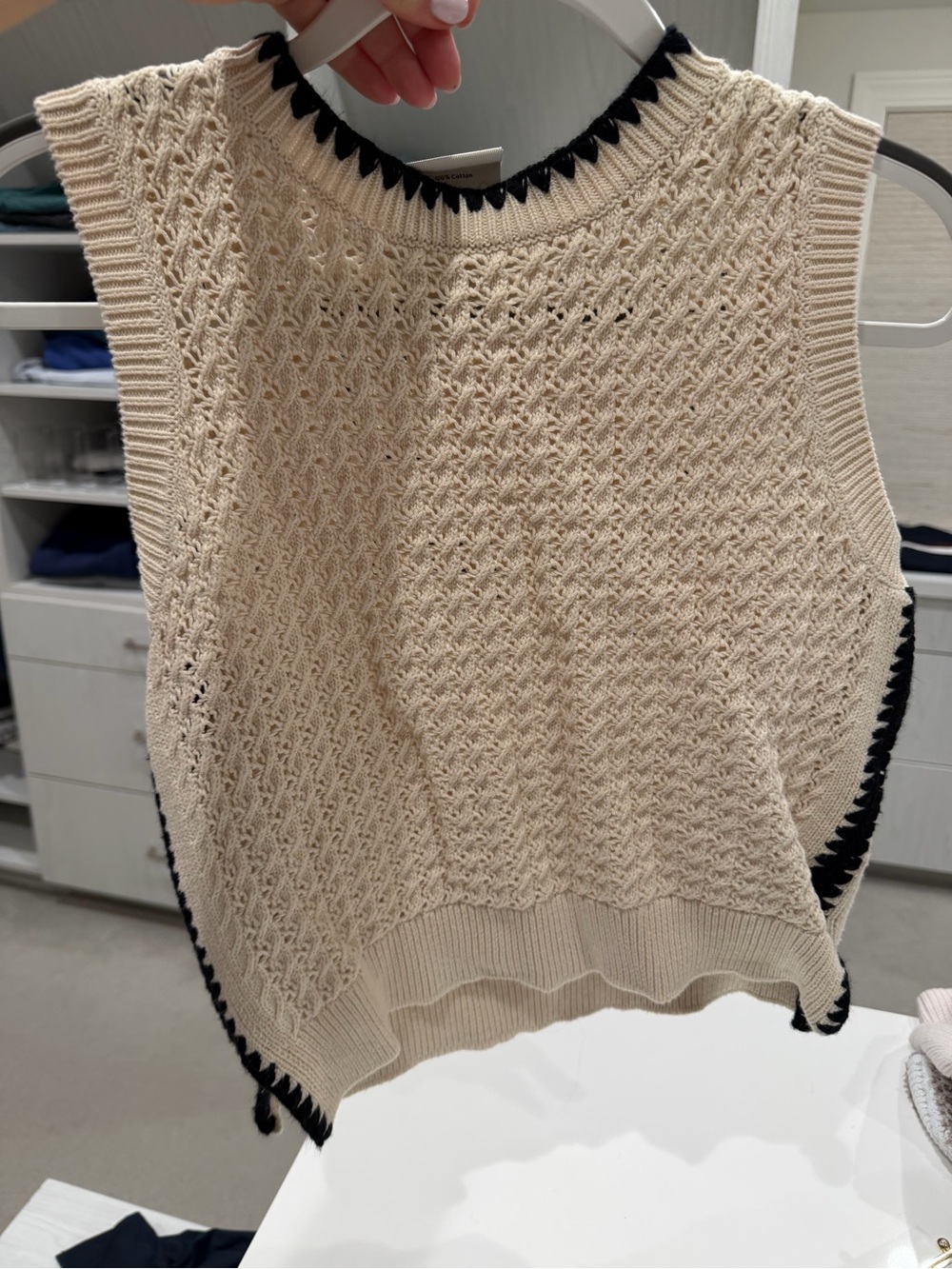 Varley size small Cream Cable-Knit Sleeveless Sweater Vest with Black Trim